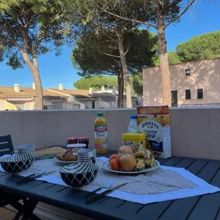 Superbe T2 Avec Piscine, Parking Prive Et Terrasse, Proche Du Village Naturiste Et Du Port - Fr-1-749-17