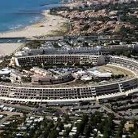 Superbe T2 Avec Piscine, Parking Prive Et Terrasse, Proche Du Village Naturiste Et Du Port - Fr-1-749-17 * Agde