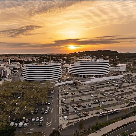 Apartment Superbe T2 Avec Piscine, Parking Prive Et Terrasse, Proche Du Village Naturiste Et Du Port - Fr-1-749-17 Agde